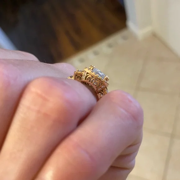 Moissanite and diamond engagement ring - Picture 8 of 10